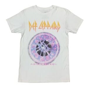 Def Leppard - White Graphic T-Shirt - Women's Small